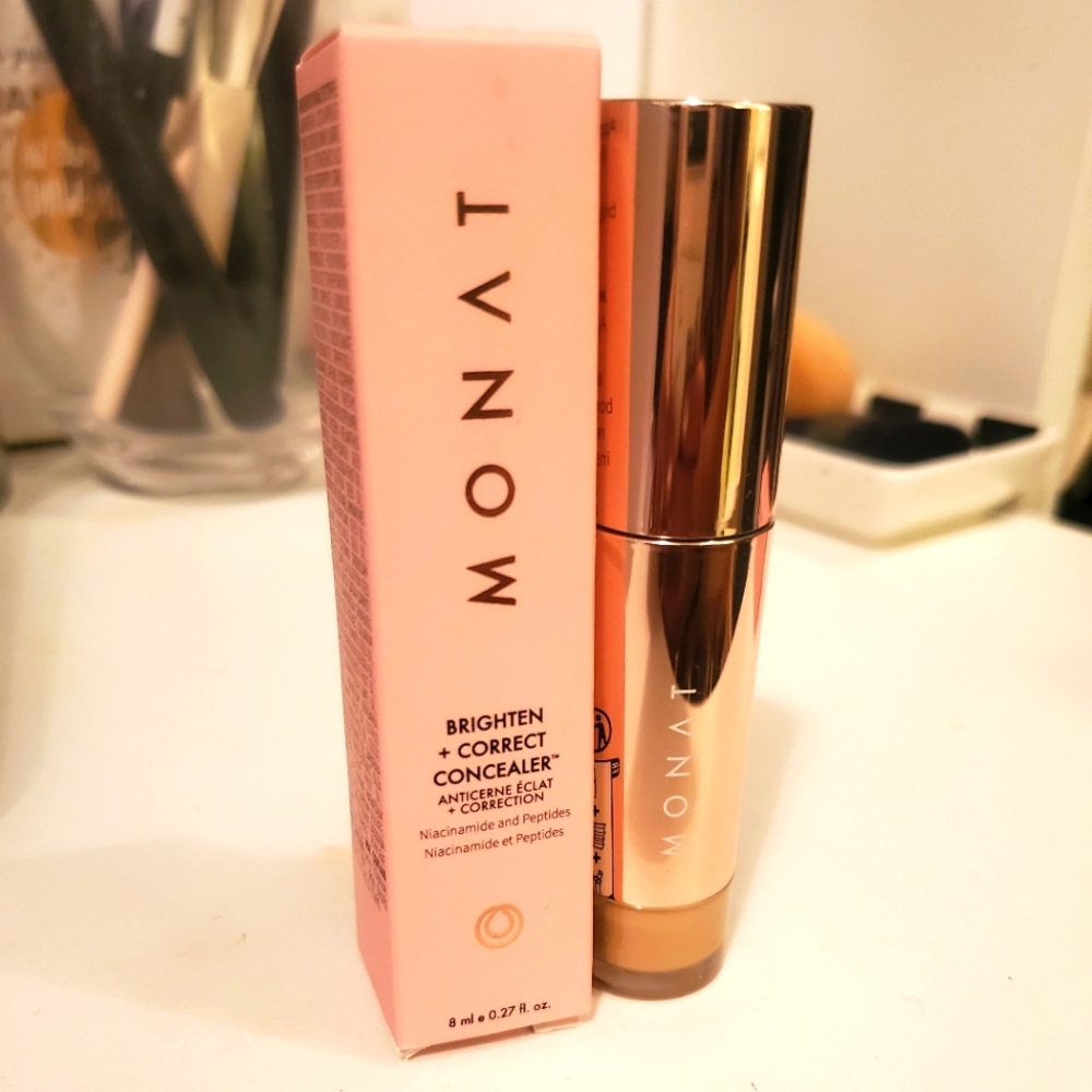 Monat Bright and Correct Concealer